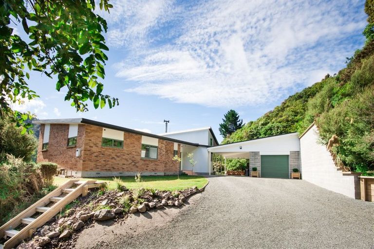 Photo of property in 1668a Akatarawa Road, Akatarawa Valley, Upper Hutt, 5372