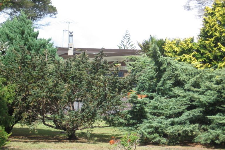 Photo of property in 42 Beaubank Road, Kelston, Auckland, 0602