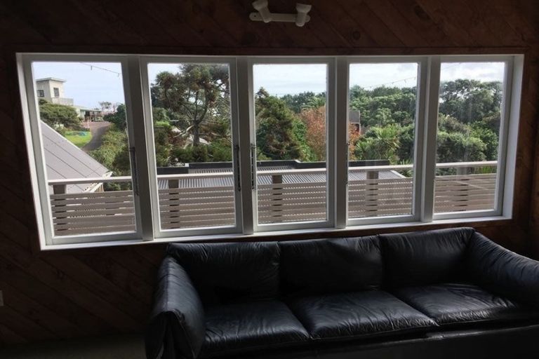 Photo of property in 352 Motutara Road, Muriwai, 0881