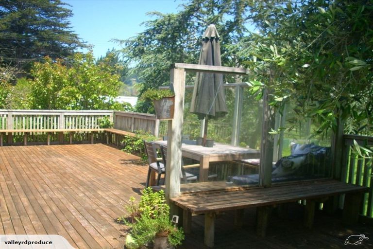 Photo of property in 106 Valley Road, Paraparaumu, 5032