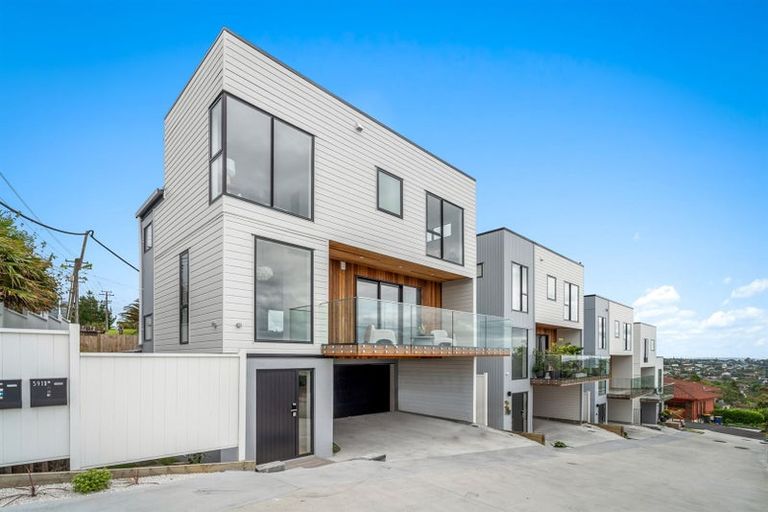 Photo of property in 1/591a East Coast Road, Browns Bay, Auckland, 0632