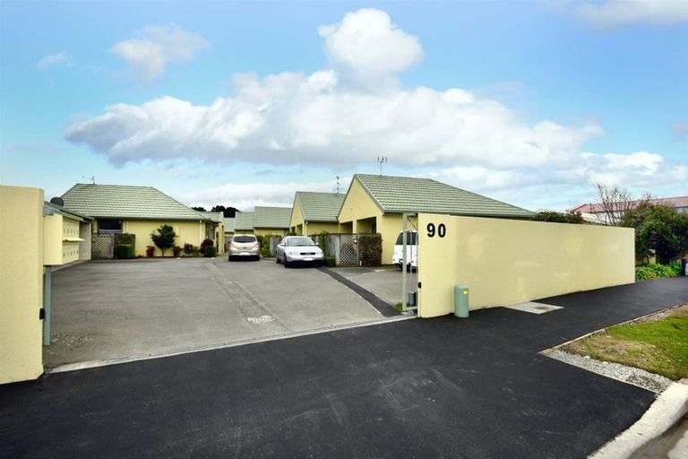 Photo of property in 4/90 Hawke Street, New Brighton, Christchurch, 8083