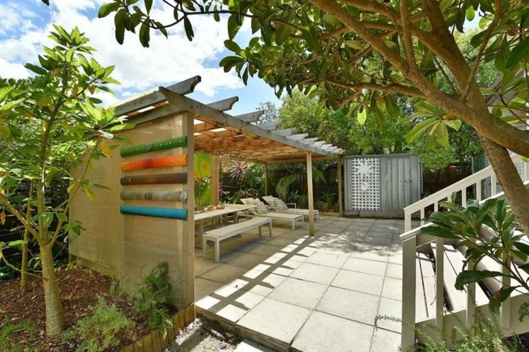 Photo of property in 4 Albert Hall Drive, Red Beach, 0932