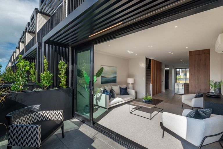 Photo of property in 9b Windlass Street, Long Bay, Auckland, 0630