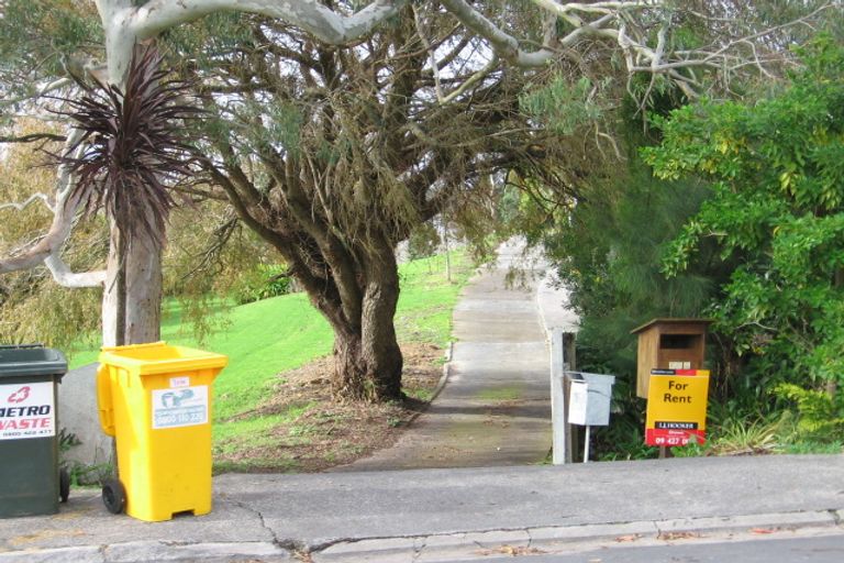 Photo of property in 53 Moffat Road, Red Beach, 0932