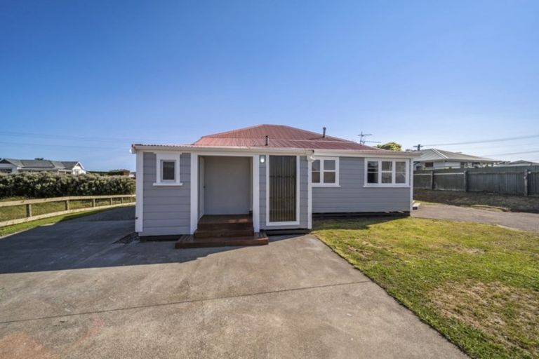 Photo of property in 6 Egmont Street, Normanby, Hawera, 4614