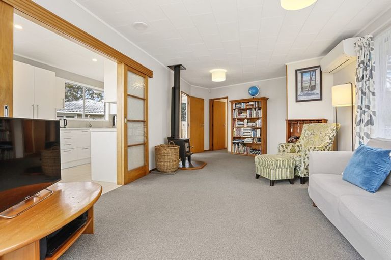 Photo of property in 20 Cron Avenue, Te Atatu South, Auckland, 0610