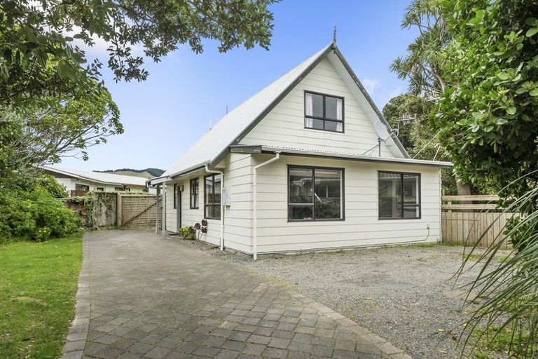Photo of property in 13 Kanawa Street, Waikanae, 5036