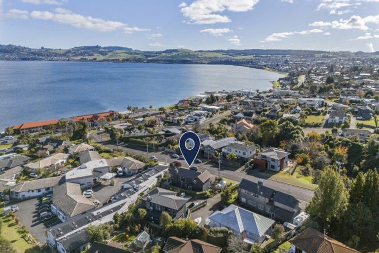 Photo of property in 23 Shepherd Road, Waipahihi, Taupo, 3330