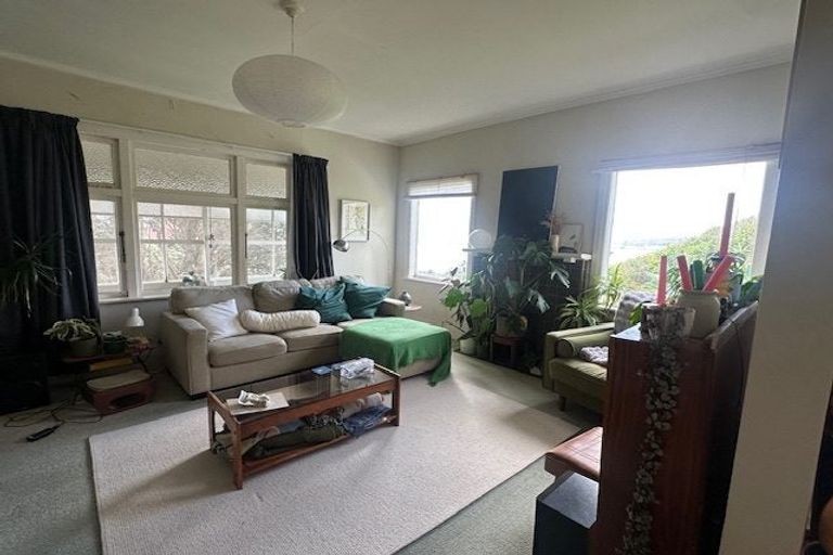 Photo of property in 1 Hungerford Road, Lyall Bay, Wellington, 6022