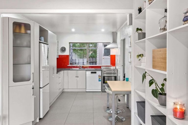 Photo of property in 1/3 Beaumaris Way, Conifer Grove, Takanini, 2112