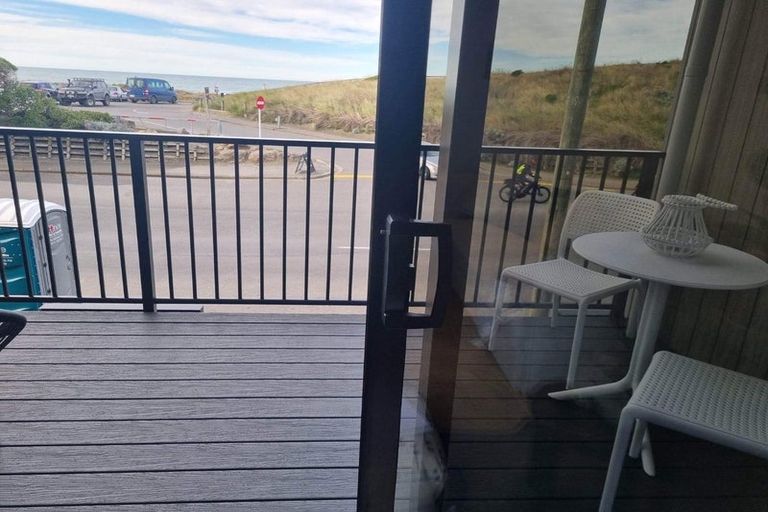 Photo of property in 8/231 Marine Parade, Seatoun, Wellington, 6022