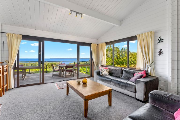 Photo of property in 14 Penguin Street, Leigh, Warkworth, 0985