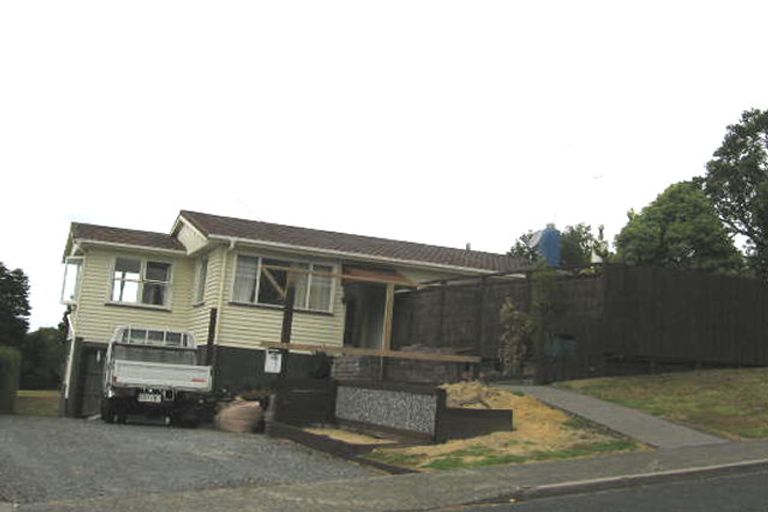 Photo of property in 2/25 Tiri Tiri Road, Birkdale, Auckland, 0626