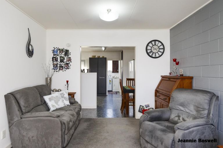 Photo of property in 16 Carow Street, Palmerston North, 4410