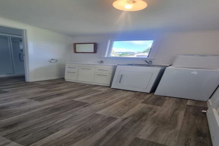 Photo of property in 3 Rautawa Place, Kawakawa Bay, 2585