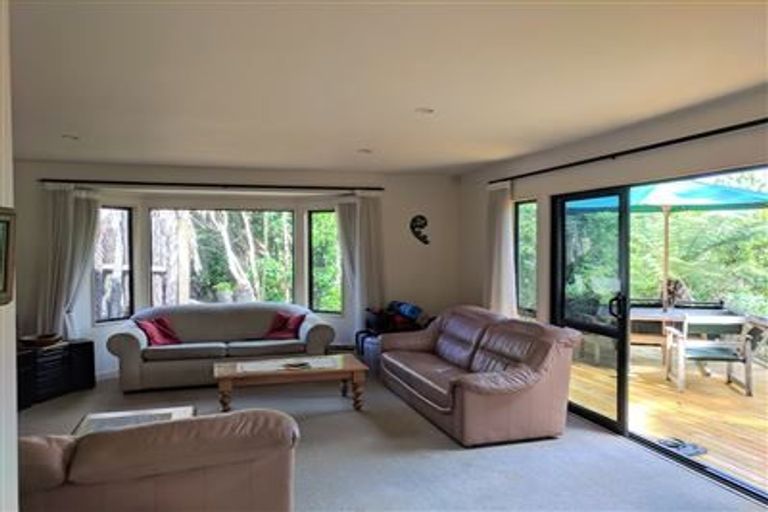 Photo of property in 140 Upper Harbour Drive, Greenhithe, Auckland, 0632