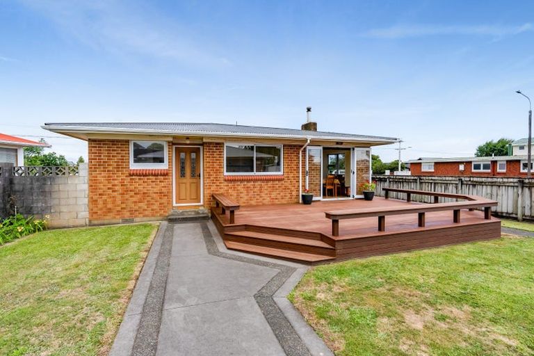 Photo of property in 239 Mangorei Road, Merrilands, New Plymouth, 4312