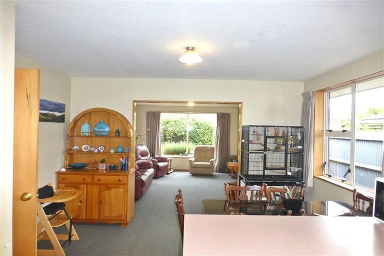 Photo of property in 2/47 Santa Rosa Avenue, Halswell, Christchurch, 8025