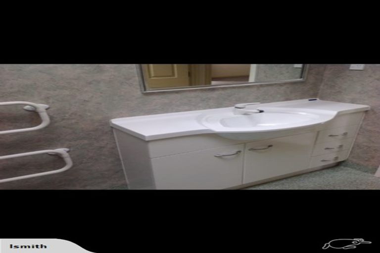 Photo of property in 69 Oxford Street, South Dunedin, Dunedin, 9012