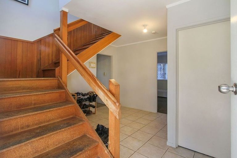 Photo of property in 8 Papa Place, Birkdale, Auckland, 0626