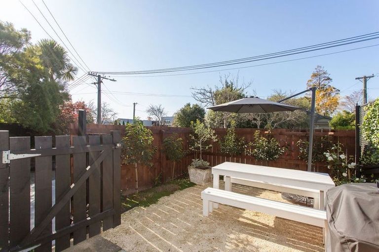 Photo of property in 2/13 Claremont Avenue, Papanui, Christchurch, 8053