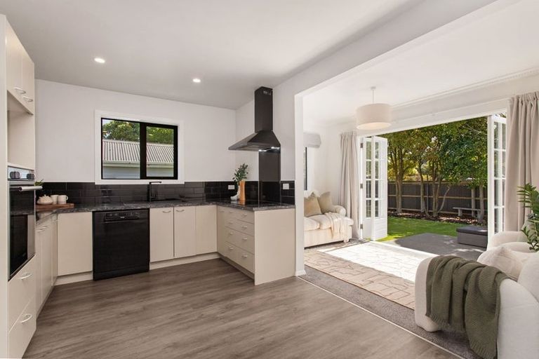 Photo of property in 92a Memorial Avenue, Ilam, Christchurch, 8053