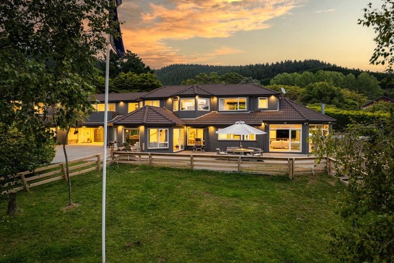 Photo of property in 35 Eucalyptus Way, Nikau Valley, Paraparaumu, 5032