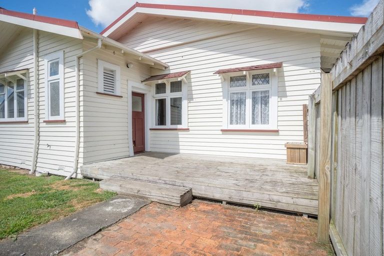 Photo of property in 19 South Street, West End, Palmerston North, 4410