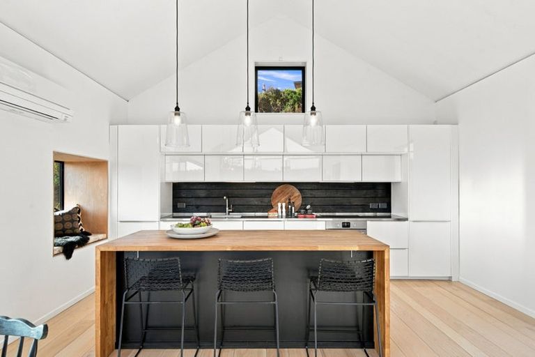 Photo of property in 5 Jahan Lane, Cashmere, Christchurch, 8022