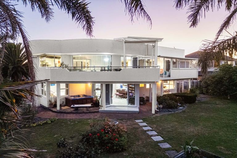 Photo of property in 2 Seychelles Drive, Papamoa Beach, Papamoa, 3118