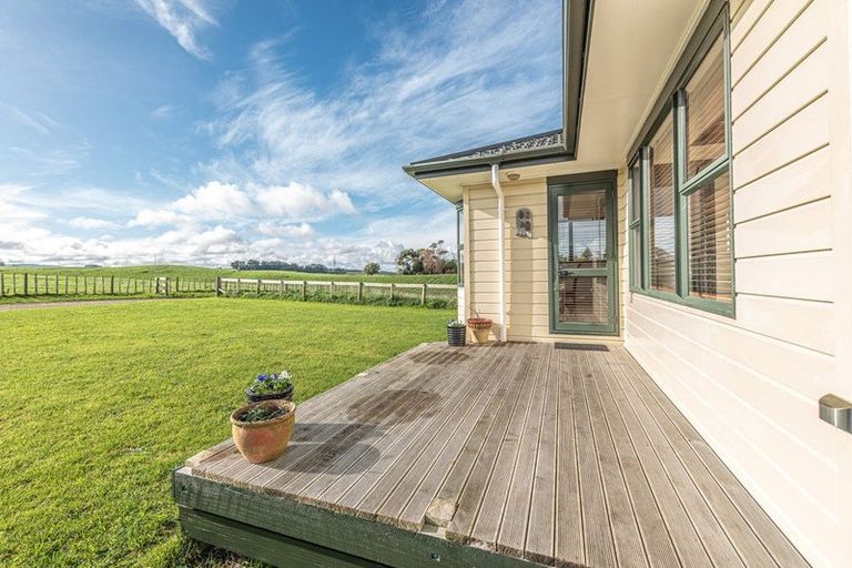 Photo of property in 15 Rangitatau Road West, Pakaraka, Wanganui, 4574