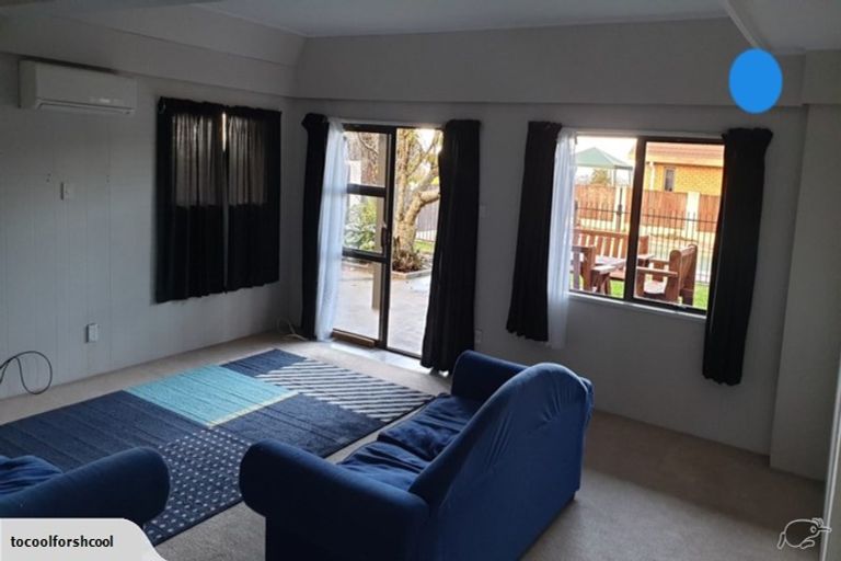 Photo of property in 219 Royal Road, Massey, Auckland, 0614