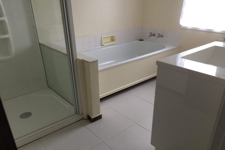 Photo of property in 13 Palomino Drive, Henderson, Auckland, 0612