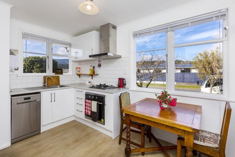 Photo of property in 1/19 Clouston Park Road, Clouston Park, Upper Hutt, 5018