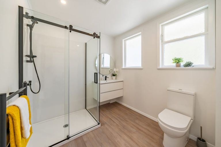 Photo of property in 77 Eastern Hutt Road, Taita, Lower Hutt, 5019