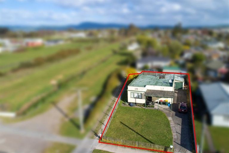 Photo of property in 51 Kawaha Point Road, Fairy Springs, Rotorua, 3015