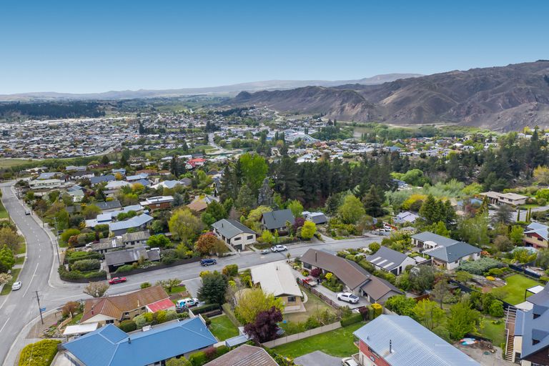 Photo of property in 2 Kamaka Crescent, Bridge Hill, Alexandra, 9320