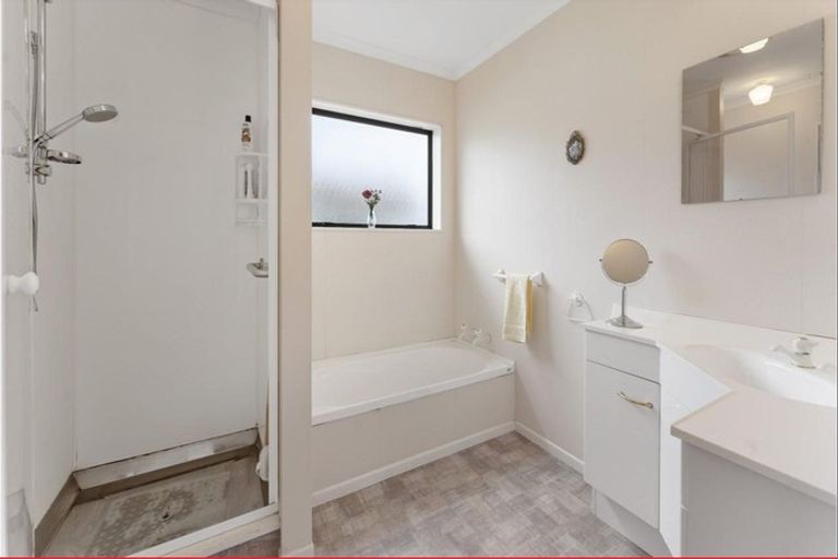 Photo of property in 2/156 Carrington Street, Lower Vogeltown, New Plymouth, 4310