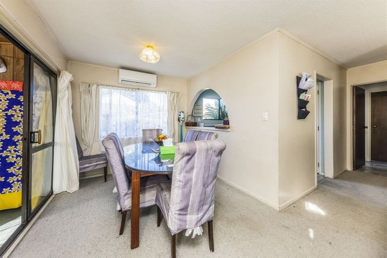 Photo of property in 2/5 Gloaming Place, Conifer Grove, Takanini, 2112