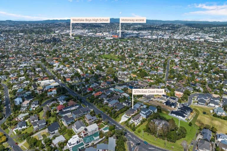 Photo of property in 2/174 East Coast Road, Forrest Hill, Auckland, 0620