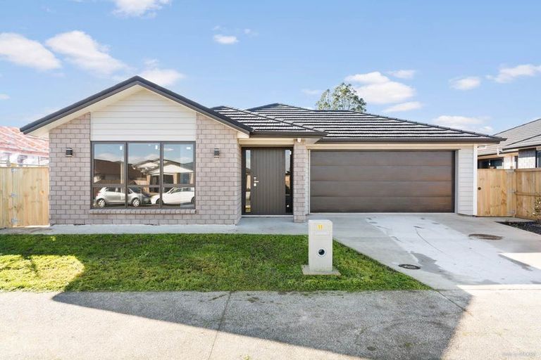 Photo of property in 13 Koroheke Road, Takanini, 2110