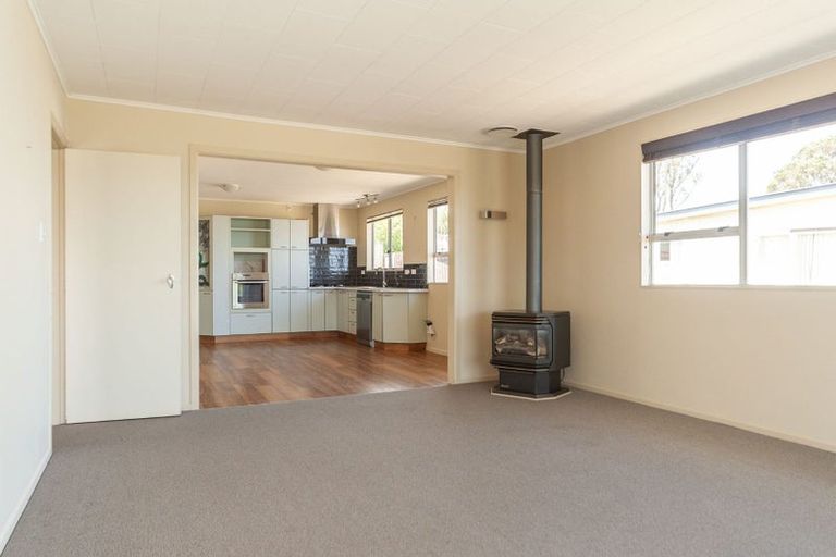 Photo of property in 46 Cypress Drive, Maungaraki, Lower Hutt, 5010