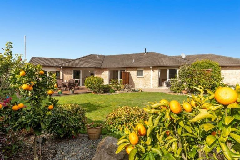 Photo of property in 2 Popata Close, Papamoa Beach, Papamoa, 3118