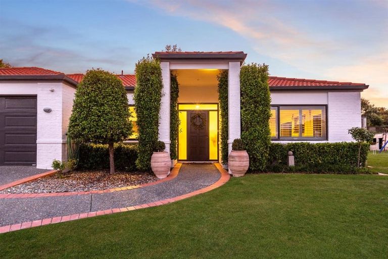 Photo of property in 12 Bowman Place, Whitby, Porirua, 5024