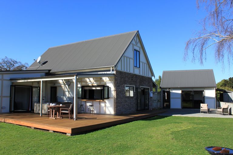 Photo of property in 96b Kent Street, Carterton, 5713