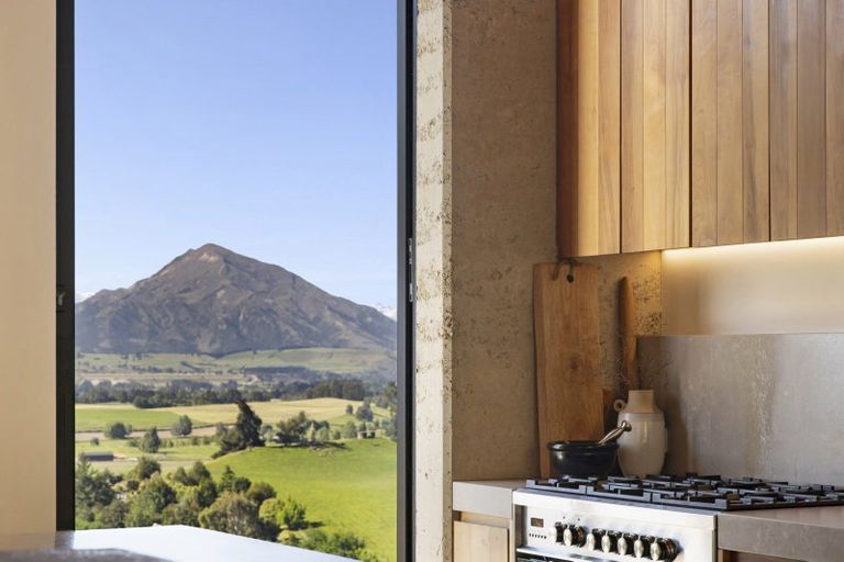 Photo of property in 633 Mount Barker Road, Wanaka, 9382