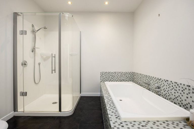 Photo of property in 24 Banbury Crescent, Fairfield, Hamilton, 3214