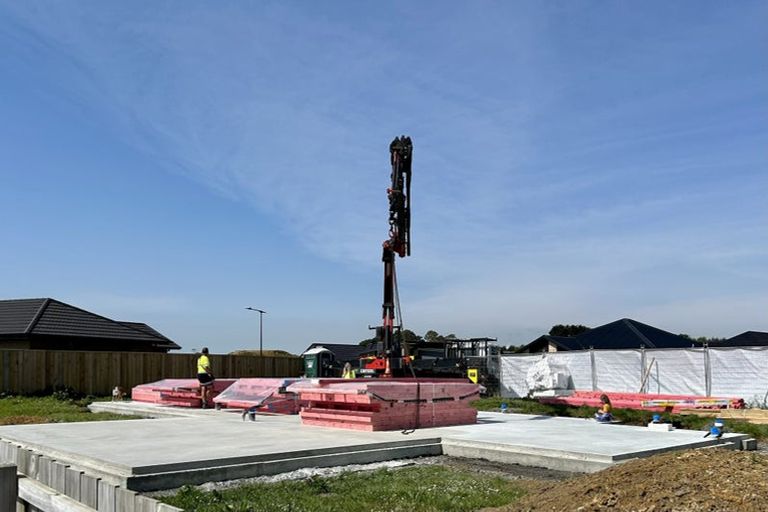 Photo of property in 1 Orawahi Road, Glenbrook, 2681