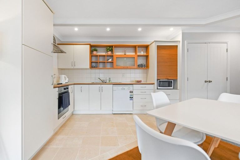 Photo of property in 1f/11 London Street, Hamilton Central, Hamilton, 3204